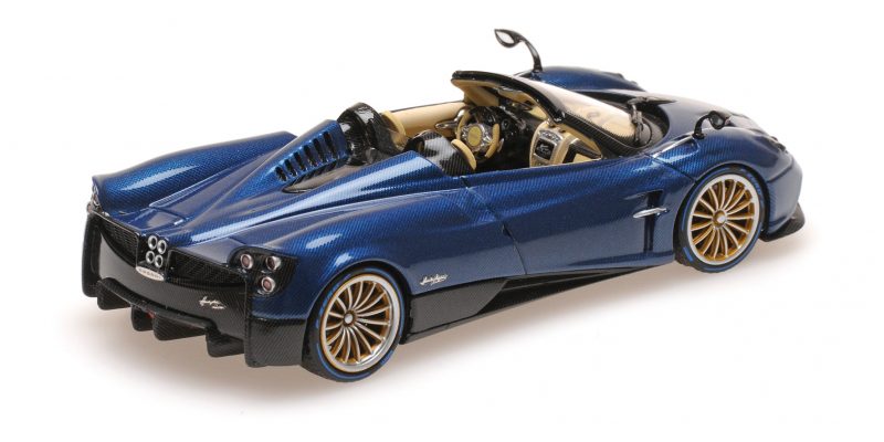 PAGANI HUAYRA ROADSTER 2017 CARBON BLU FRANCIA - immagine 2