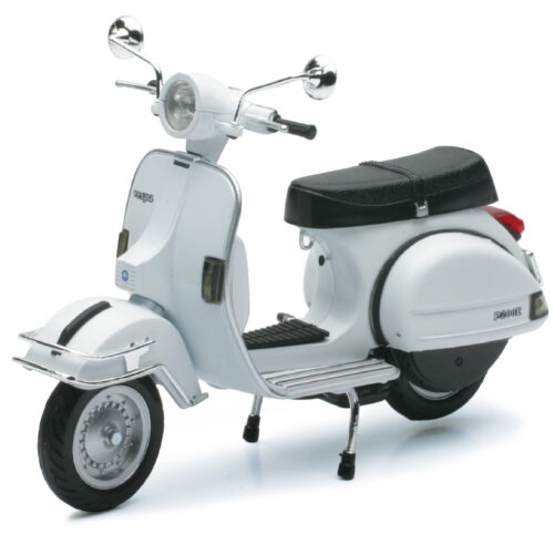Vespa P200E 1978 [4 Colori Assortiti], Scala 1:12
