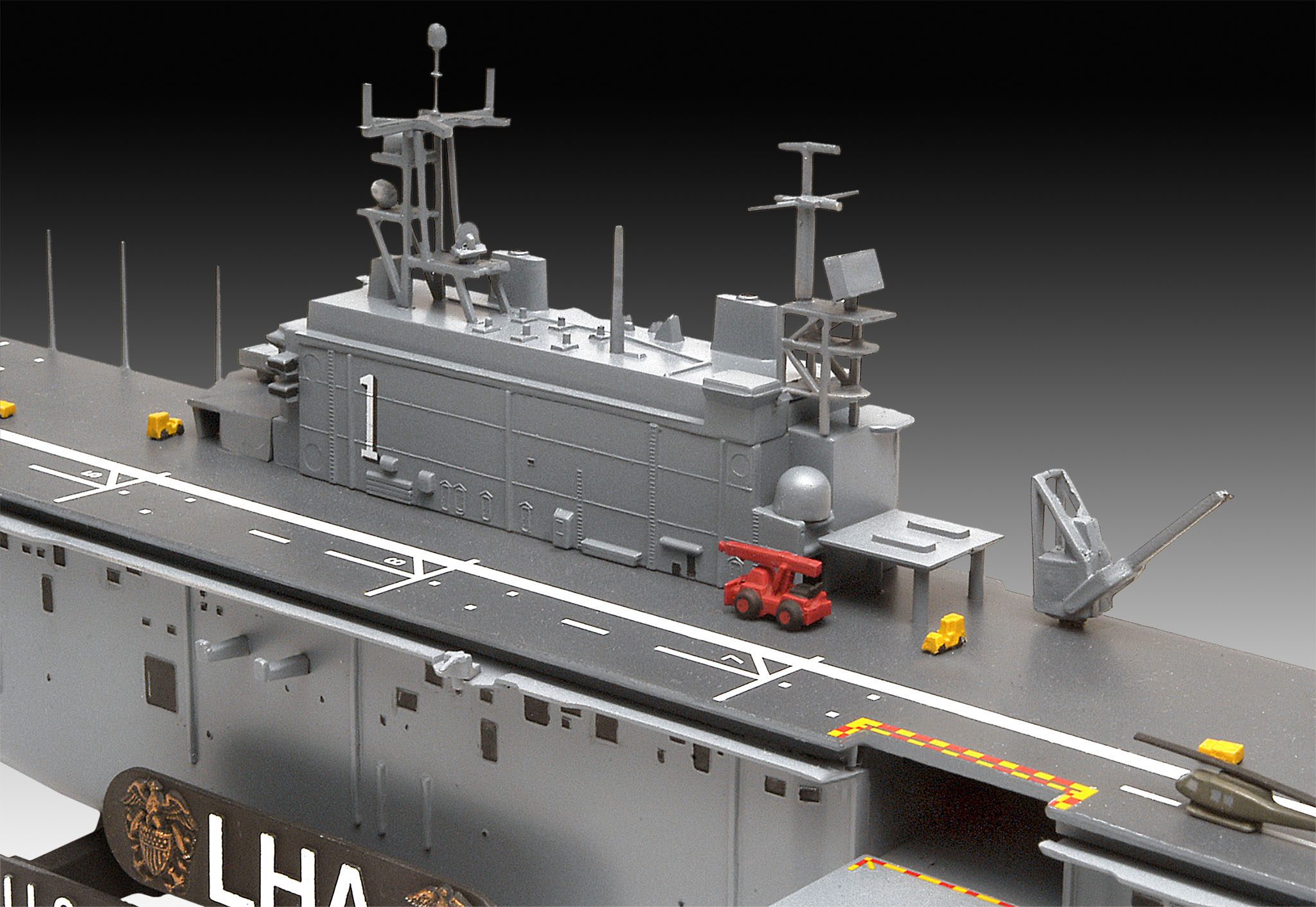 Assault Ship USS Tarawa LHA-1 REVELL 05170 scala 1:720 - immagine 4