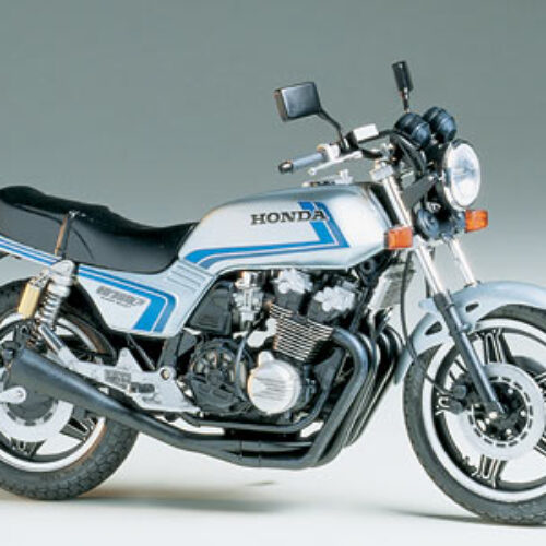 Honda CB750F Custom Tuned scala 1:12 Tamiya 14066