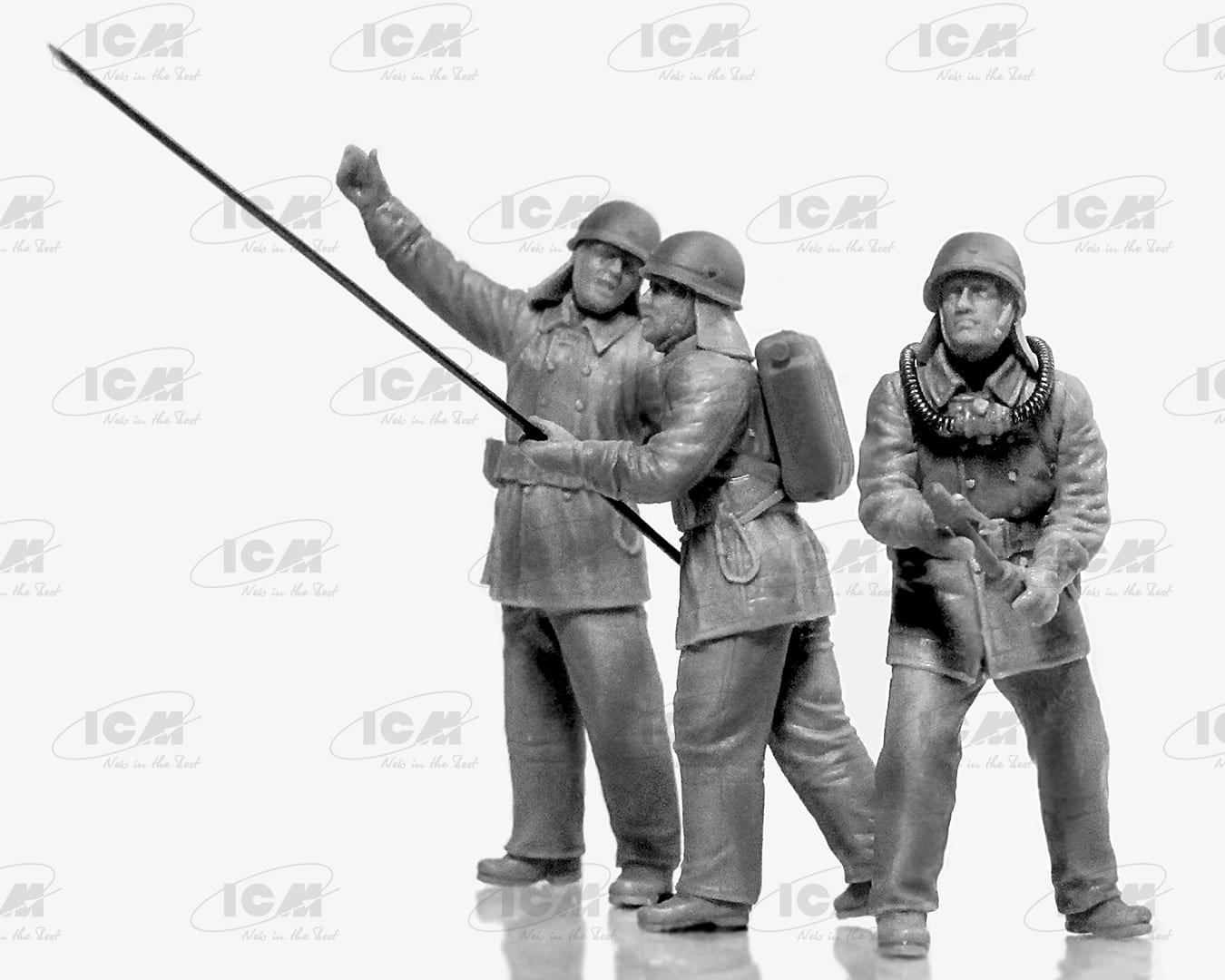 CHERNOBYL#2. FIRE FIGHTERS (AC-40-137A FIRETRUCK & 4 FIGURES & DIORAMA BASE WITH BACKGROUND) Scala 1:35 ICM 35902 - immagine 6