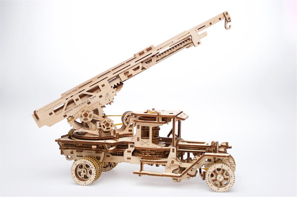 CAMION DEI POMPIERI - FIRE TRUCK UGEARS UG0310 - immagine 4