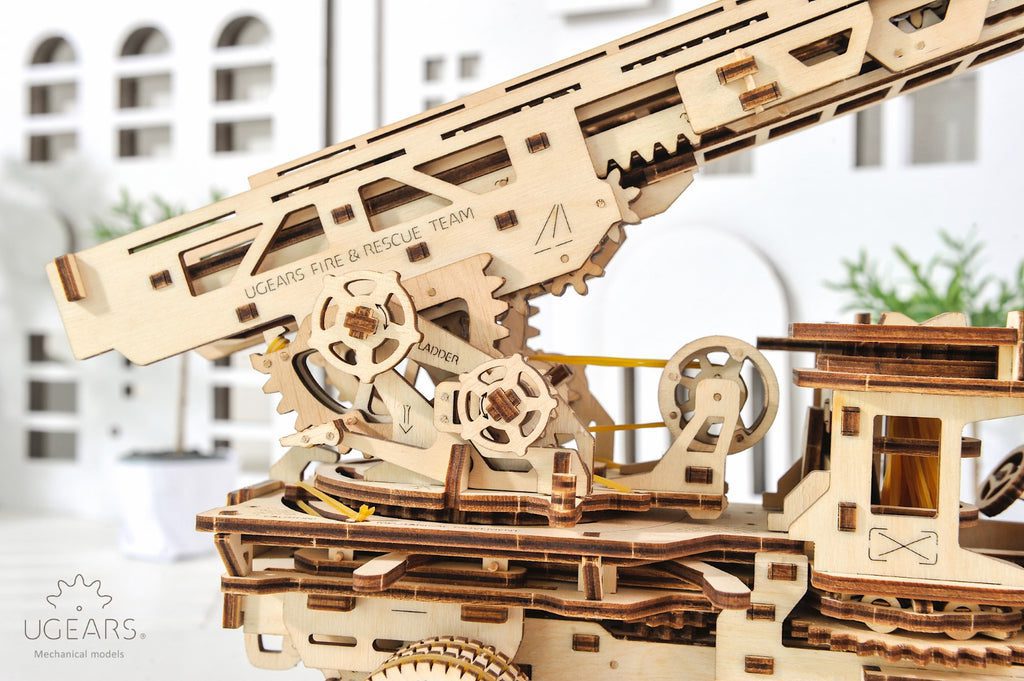 CAMION DEI POMPIERI - FIRE TRUCK UGEARS UG0310 - immagine 6