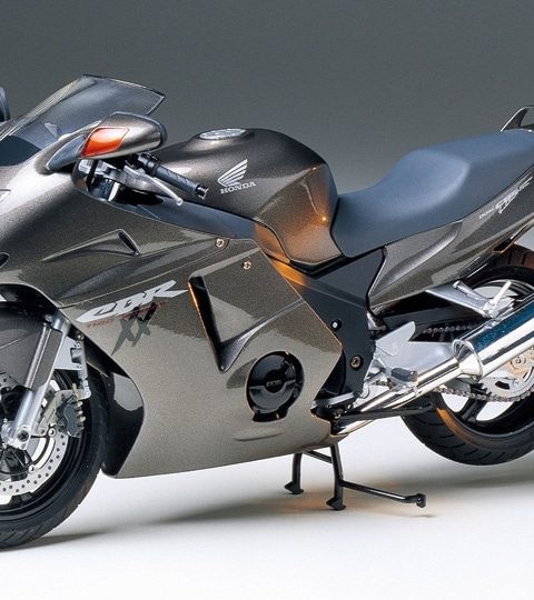 Honda Cbr 1100Xx scala 1:12 TAMIYA 14070 + COLLA OMAGGIO