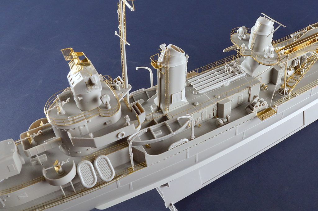 03722 Trumpeter, USS Stevens DD-479, cacciatorpediniere militare WWII, scala 1:200 - immagine 6