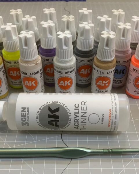 Offerta 24 Colori Acrilici 3rd Gen, Thinner, Pennello, AK Interactive
