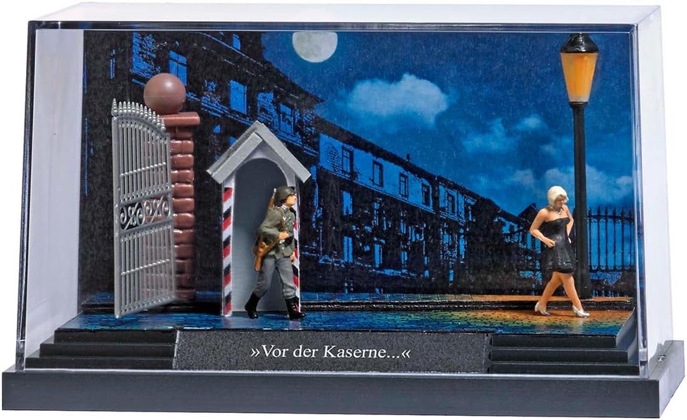 Mini Diorama Busch 7645 Guard Duty, Scala HO, Figure Incluse