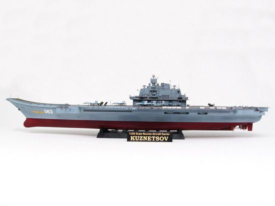Admiral Kuznetsov, 05606, 1:350, Trumpeter - immagine 17