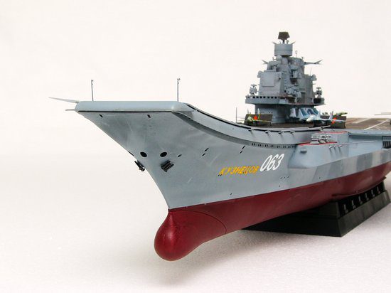 Admiral Kuznetsov, 05606, 1:350, Trumpeter - immagine 15