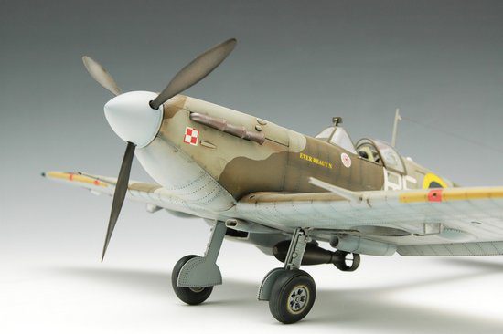 Spitfire Mk.Vb Supermarine, 02403, 1:24, Trumpeter - immagine 6
